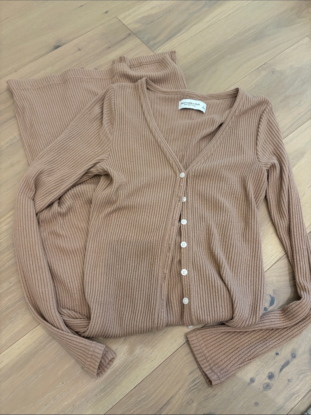 Abercrombie & Fitch Long Ribbed Button-Front Women's Sweater Cardigan - Camel